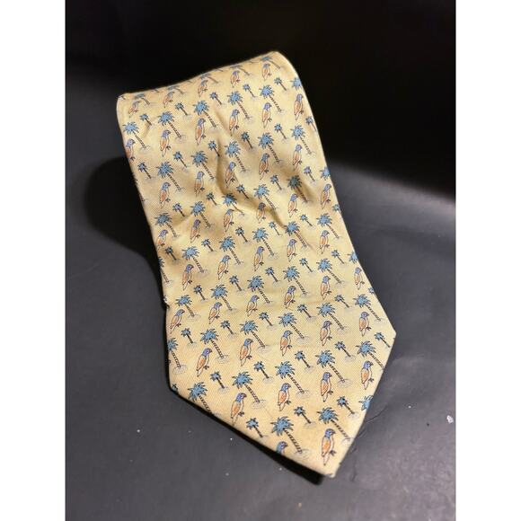 EUC Yellow Vineyard Vines Parrot and Palm Trees Silk Tie - Picture 1 of 6